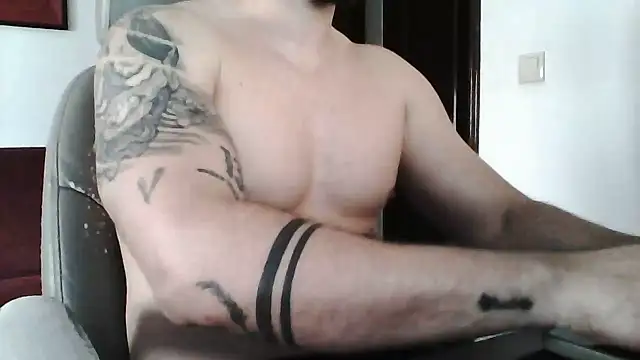 YourDreamCumTrue webcam