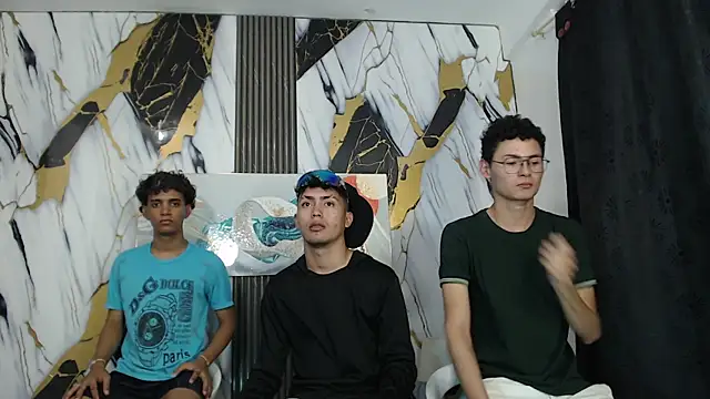 VERY_HOT_GUYS webcam