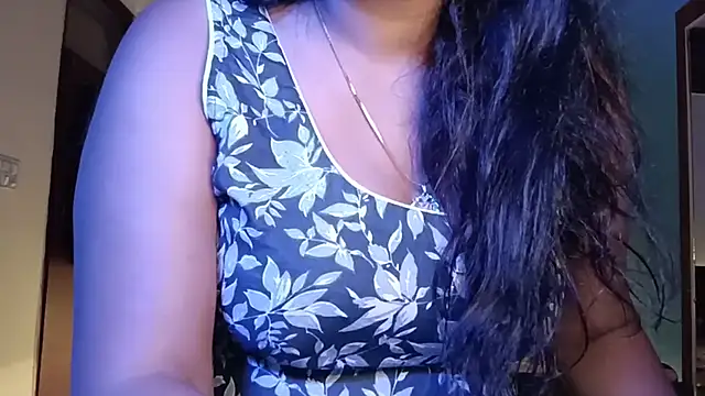 YourDesi_Laila_ webcam