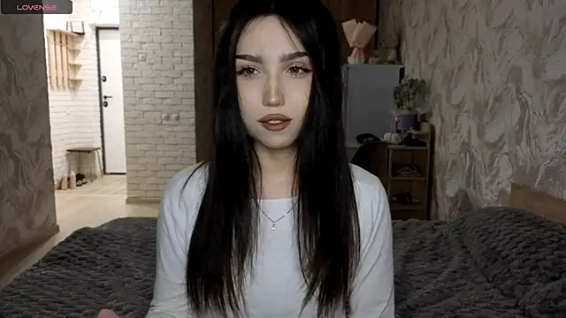 Qwami_Amie webcam