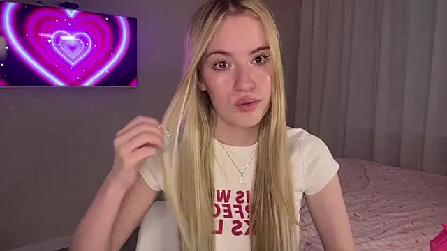 Between_Eeys webcam
