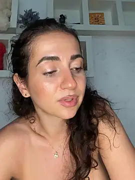 KarolDolly05 live cam on StripChat