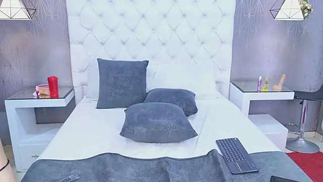 CarolineOlsen webcam
