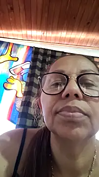 Ladymilf12 webcam