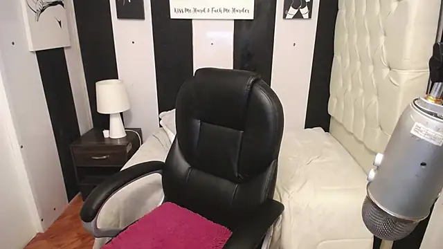lucy_lorelei webcam