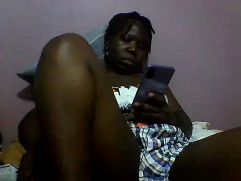Emmashir1 webcam