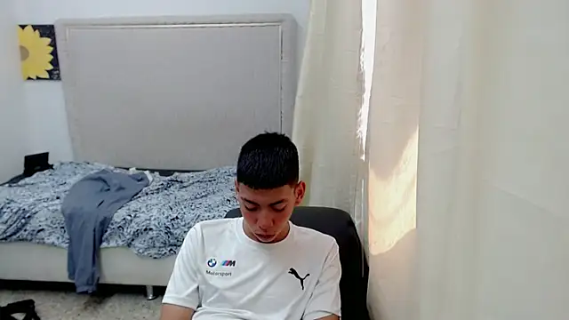 Liarr_ live cam on StripChat
