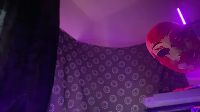 Guyst049 webcam