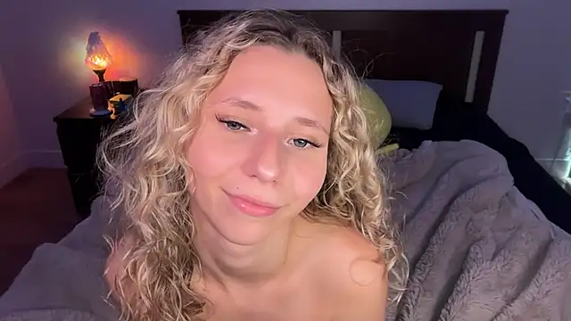 anyaa777 live cam on StripChat