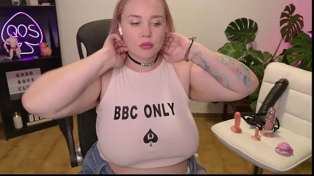 MargotGrey webcam