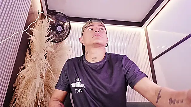 LiamDeep webcam