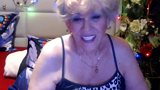 HappyWomanOn webcam