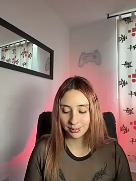 Sophia_LuxxX webcam
