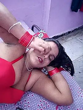Reema05 live cam on StripChat