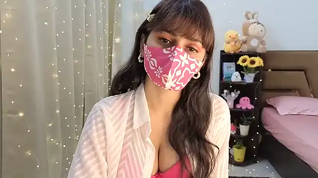 KavyaCurves webcam