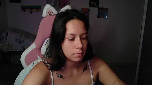 MommyMiaWs webcam