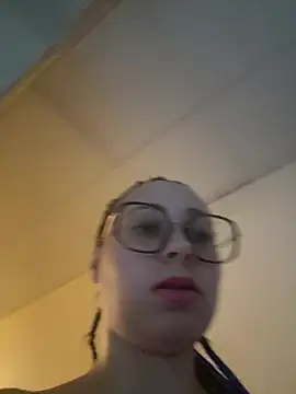 queenlo_xxx webcam