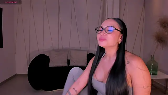 MollyJones_ webcam