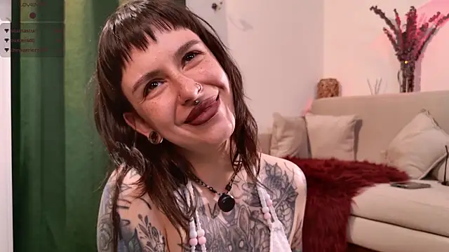 MichaellaMoon webcam
