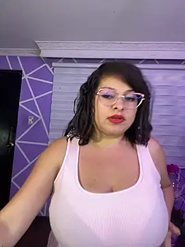 miiaajoness - MiiaaJoness's free webcam - UK Sex Cams