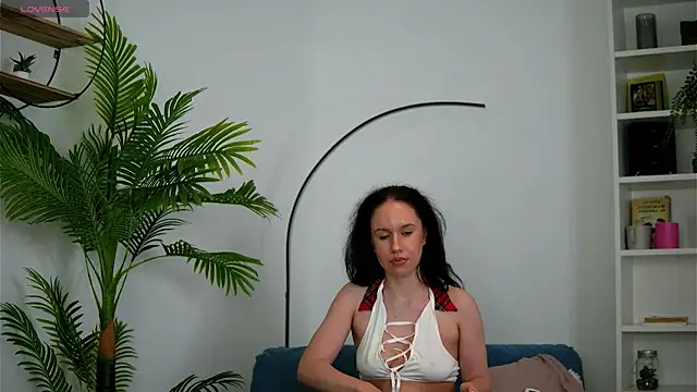 LyndaBlaire webcam