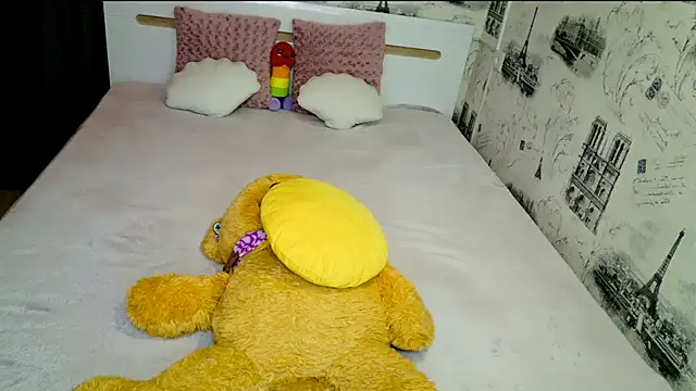 lovely-eyes webcam
