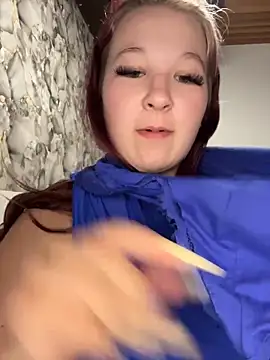 littlechaosqueen - LittleChaosQueen's free webcam