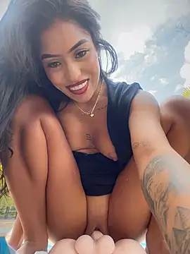MystiqueXXX webcam