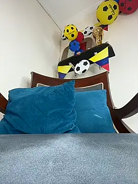 LilaRvsh webcam