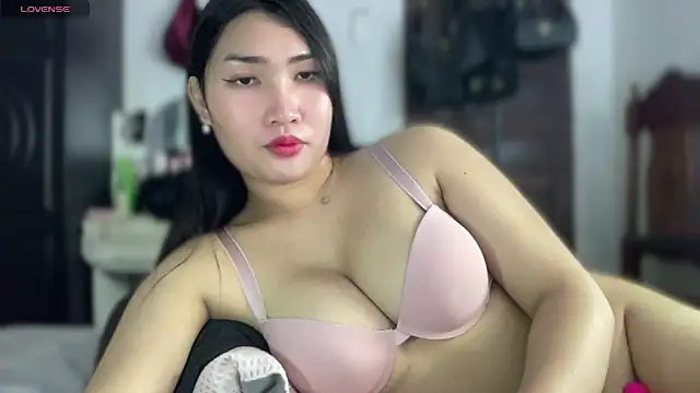Miss_Deliciousness webcam