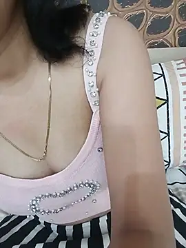 Pihu_Chopra live cam on StripChat