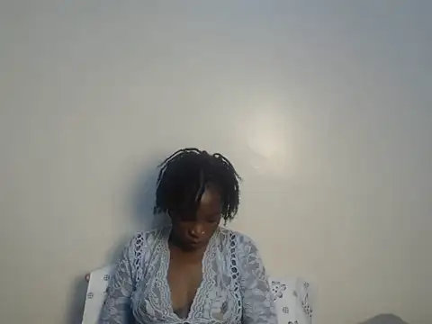 Prettypixxiee webcam