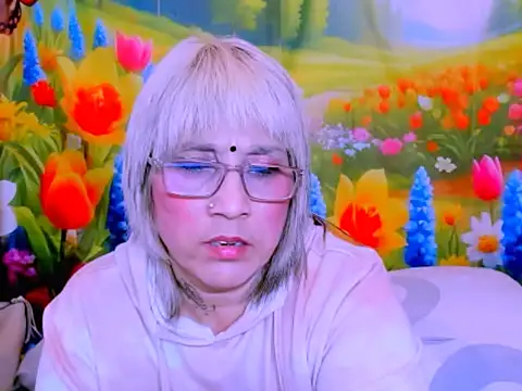 indianroxy webcam