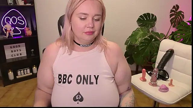 MargotGrey webcam