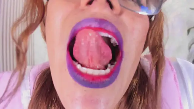 naughty_flower18 webcam