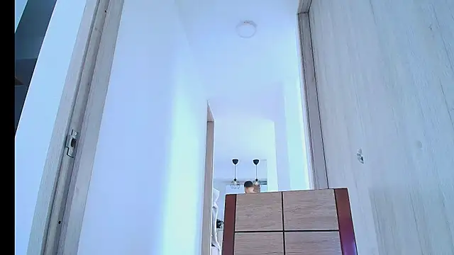 thomas_gun live cam on StripChat