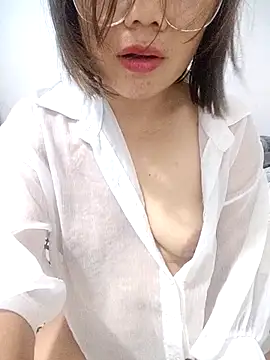Lady-cum webcam