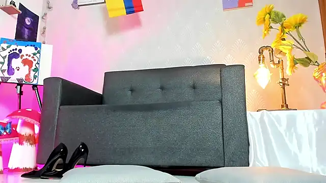 Alaia_Love77 webcam
