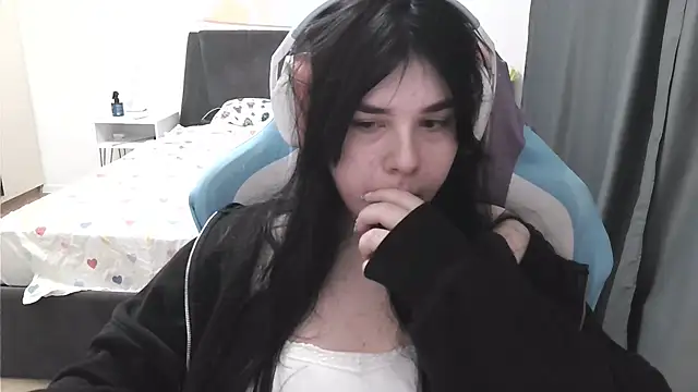 LunarMia webcam