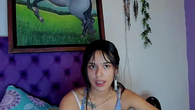 Cloeandtyfanny webcam