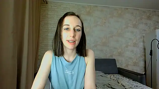 Anika_bloom webcam
