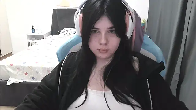LunarMia webcam