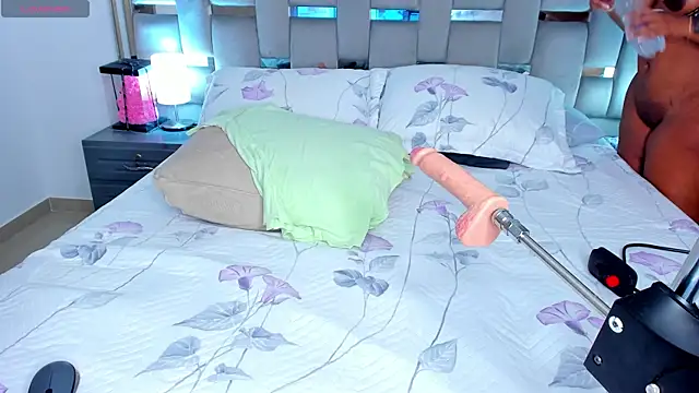 cammiila (F young) - Fuck pussy with a sex machine🥵🥵