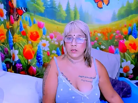 indianroxy webcam
