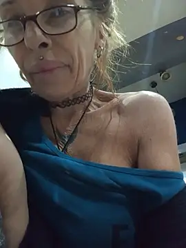 frozenwaffle (F mature) - My pussy need pleasure & 2VIDEOPERFIL