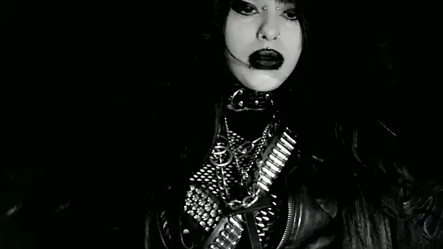 XXIOUX live cam on StripChat