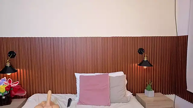 chanel_brunette webcam
