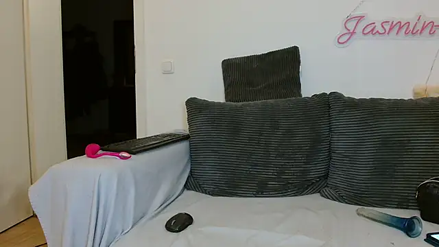 Jasmin-White webcam