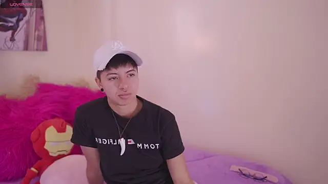 tommy_blue webcam