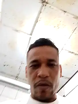 Brenoslv1 live cam on StripChat